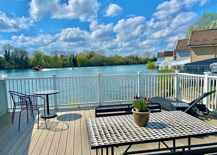 Cotswolds Lakeside Lodge - Nesbitt\'S Nest