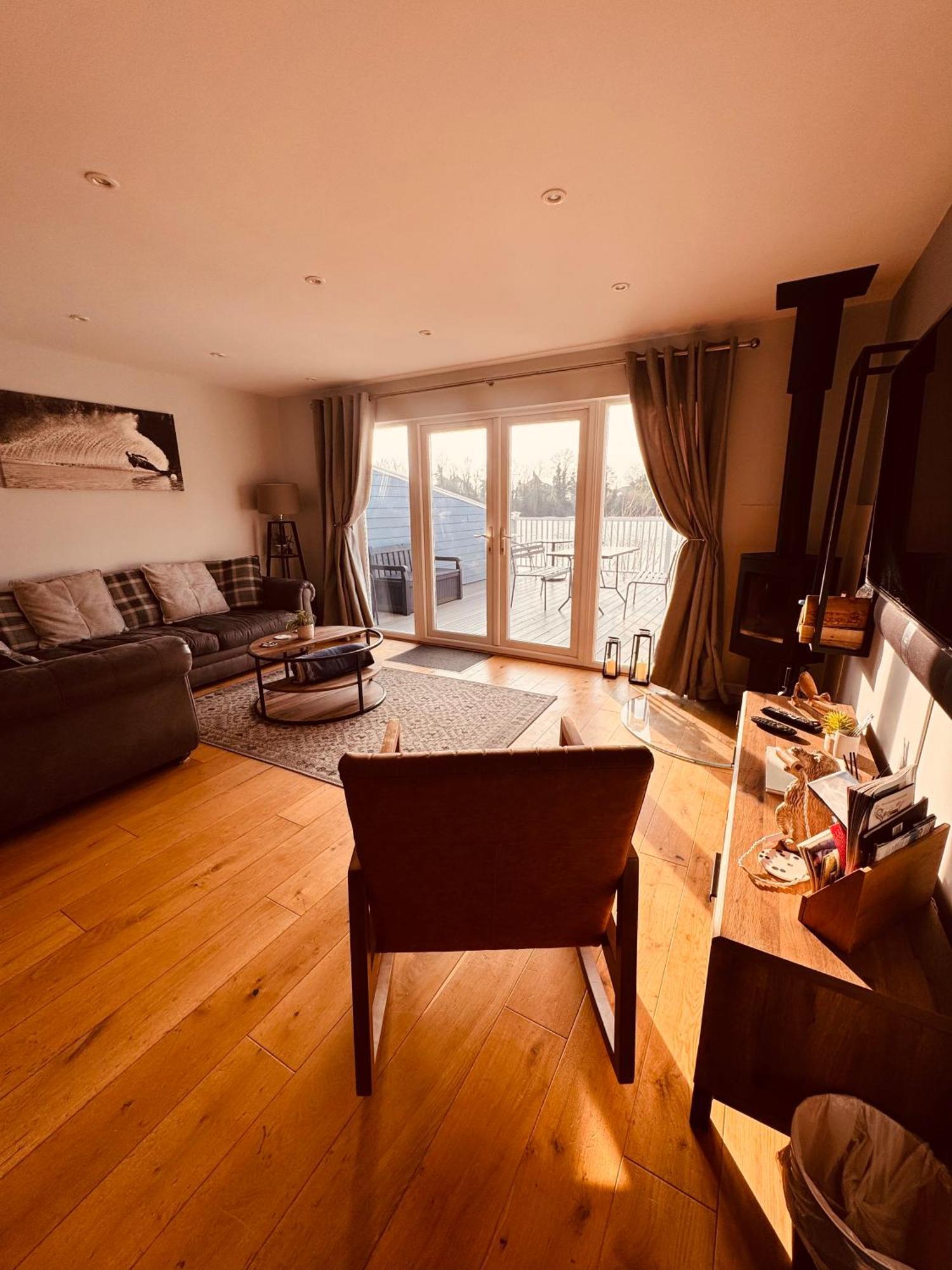 Holiday home Cotswolds Lakeside - Nesbitt's Nest South Cerney